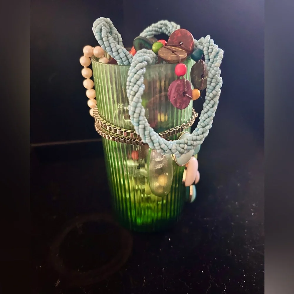 Mystery Cup “Desert Dreaming “ full of vintage estate Jewlery in a Saguaro glass - Picture 2 of 6